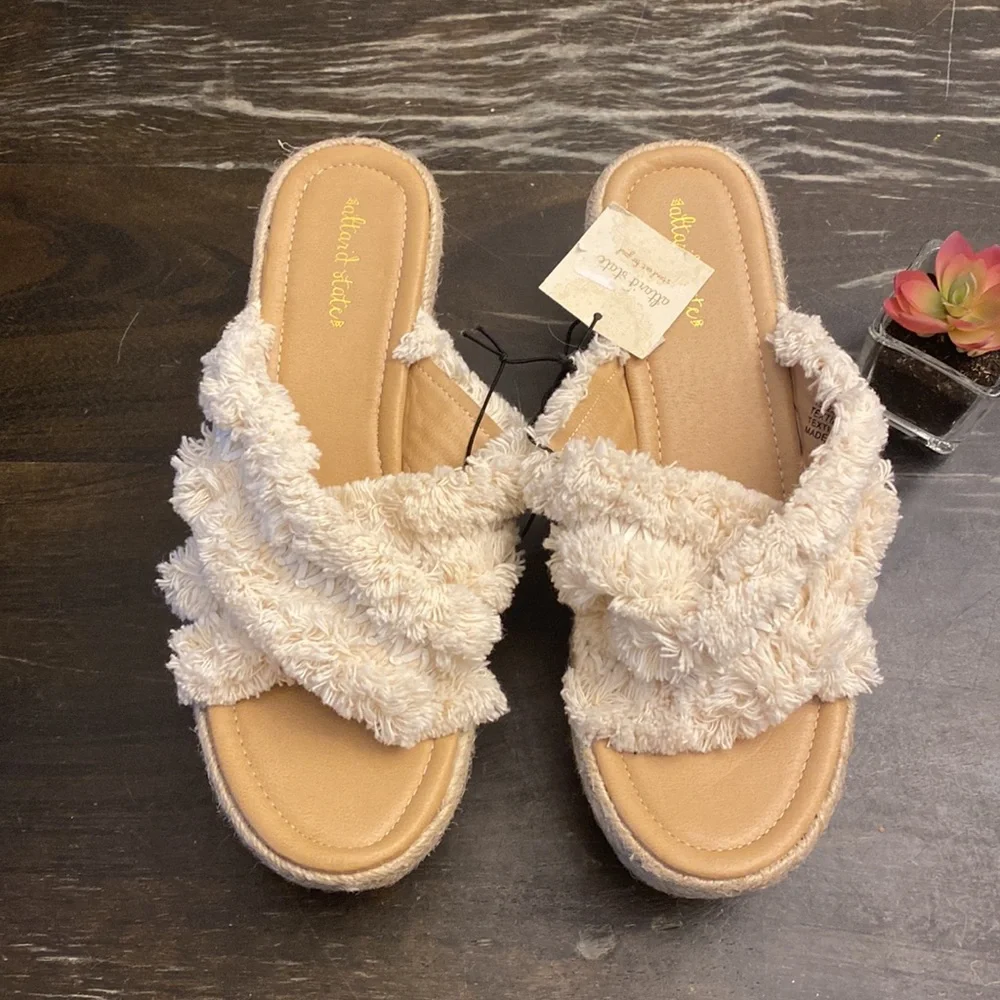NWT Altar’d State | Wales Furry Platform Wedge espadrille sandals women size 9